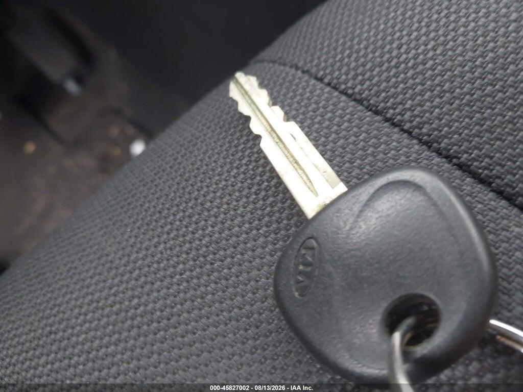 KNDJT2A27A7120989 2010 KIA SOUL photo no. 11
