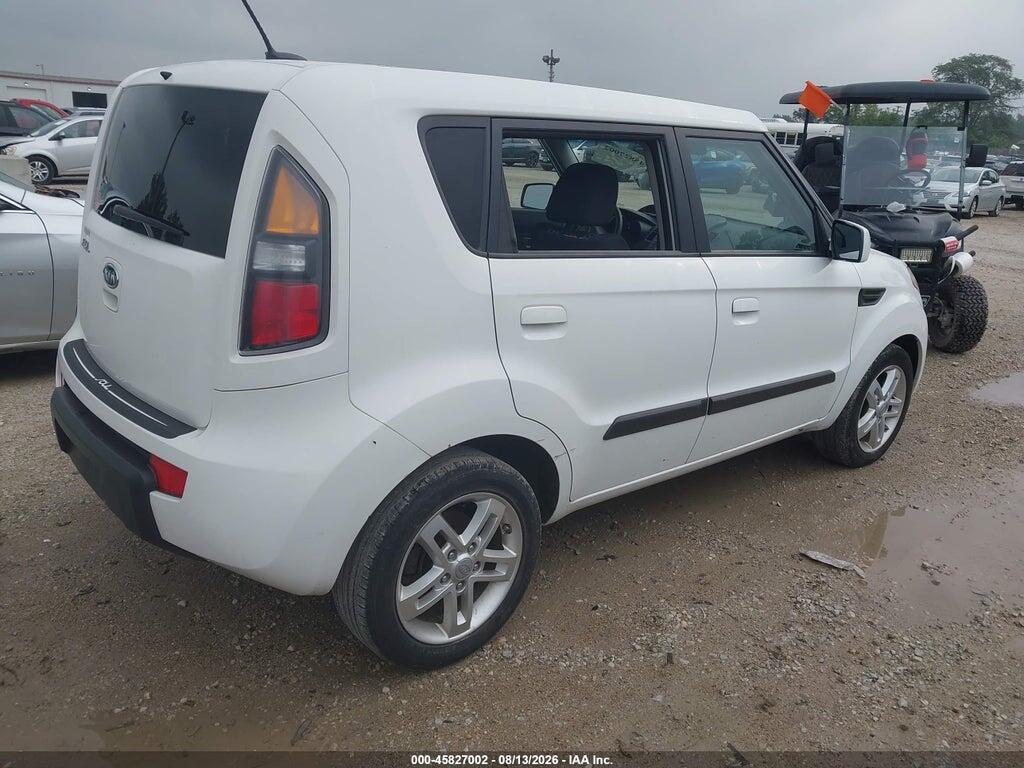 KNDJT2A27A7120989 2010 KIA SOUL photo no. 4