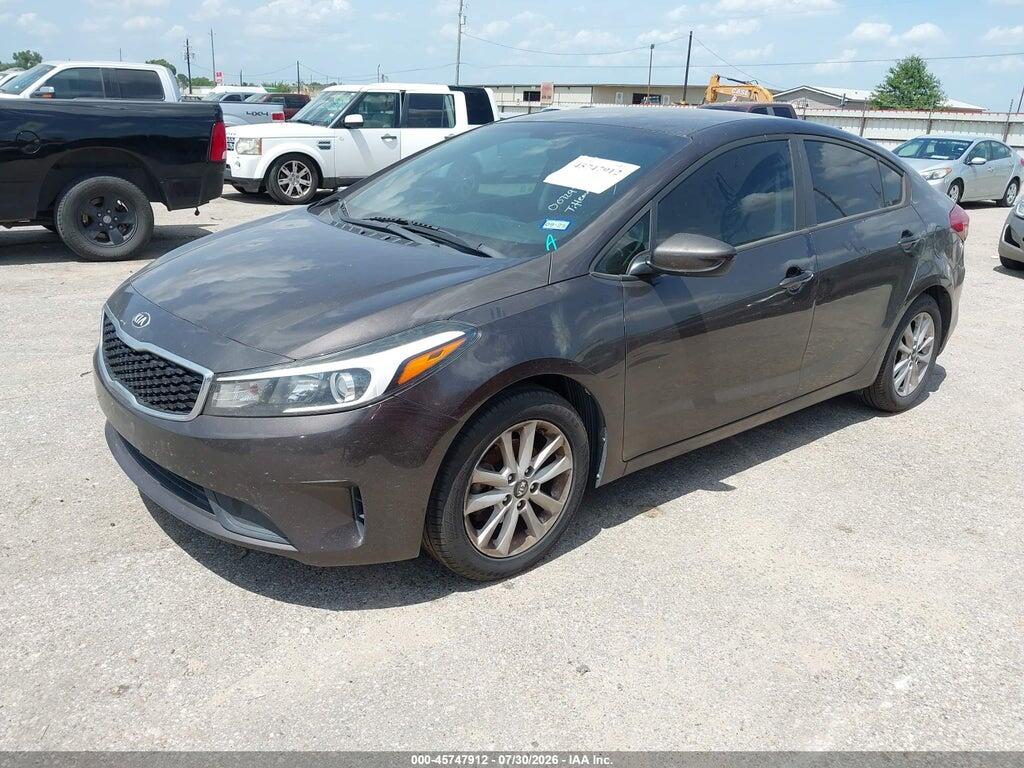 3KPFL4A76HE007297 2017 KIA FORTE photo no. 2