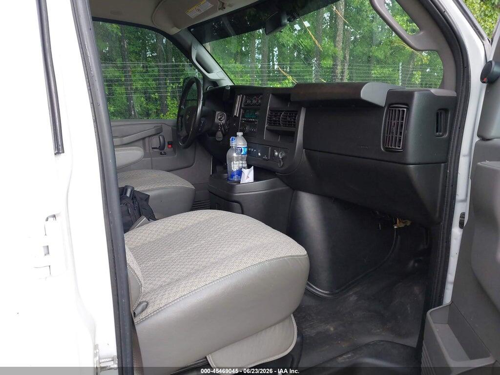 1GCZGHFG2J1218331 2018 CHEVROLET EXPRESS 3500 photo no. 5