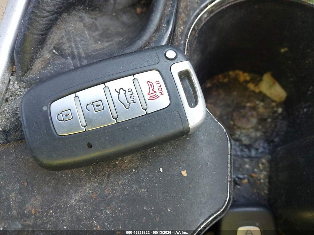 5NPEC4AC8BH258530 2011 HYUNDAI SONATA photo no. 11