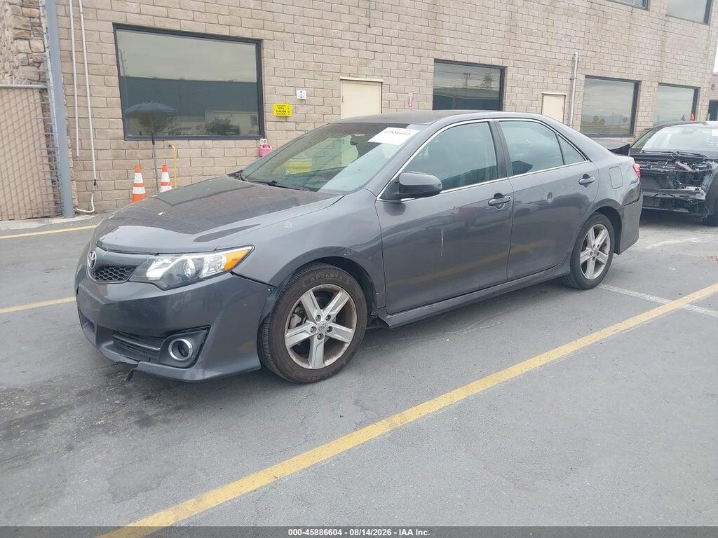 4T1BF1FK3EU366360 2014 TOYOTA CAMRY photo no. 2