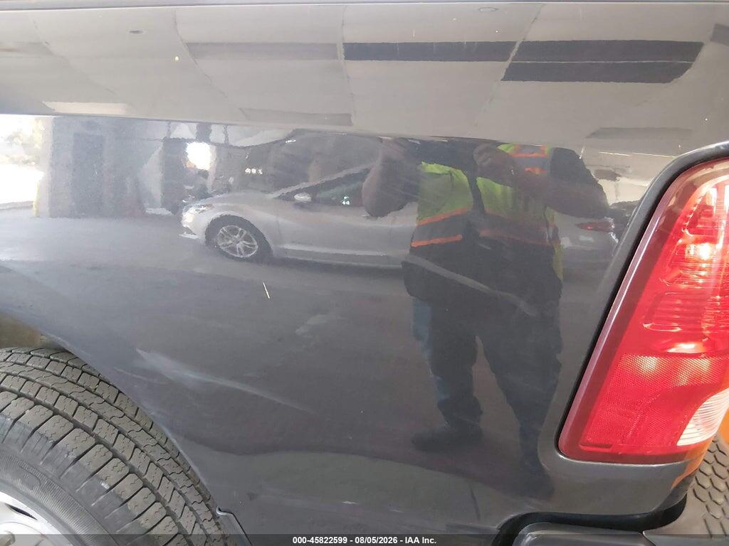 1C6RR7FG8KS648100 2019 RAM 1500 CLASSIC photo no. 12