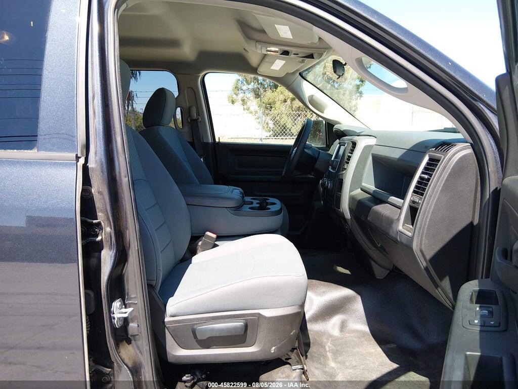 1C6RR7FG8KS648100 2019 RAM 1500 CLASSIC photo no. 5