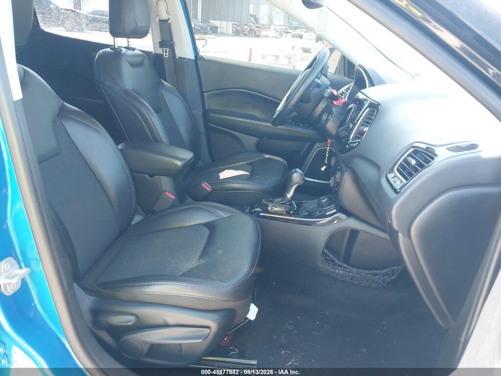 3C4NJDBB1KT674009 2019 JEEP COMPASS photo no. 5