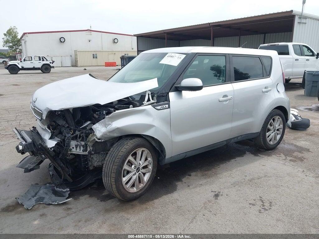 KNDJP3A55J7608553 2018 KIA SOUL photo no. 2