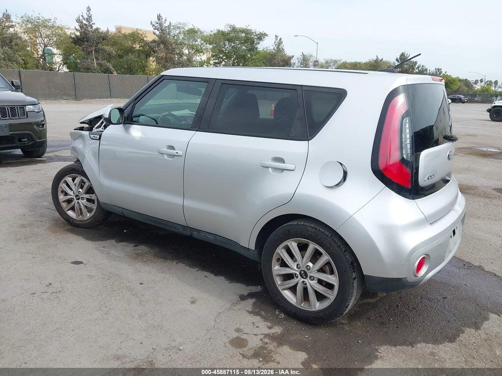 KNDJP3A55J7608553 2018 KIA SOUL photo no. 3