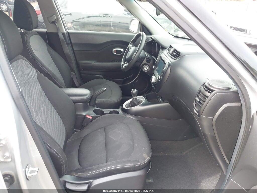 KNDJP3A55J7608553 2018 KIA SOUL photo no. 5