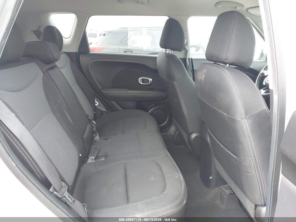 KNDJP3A55J7608553 2018 KIA SOUL photo no. 8