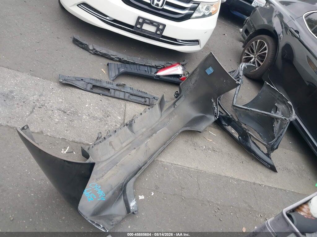 4T1B11HK7JU106470 2018 TOYOTA CAMRY photo no. 12