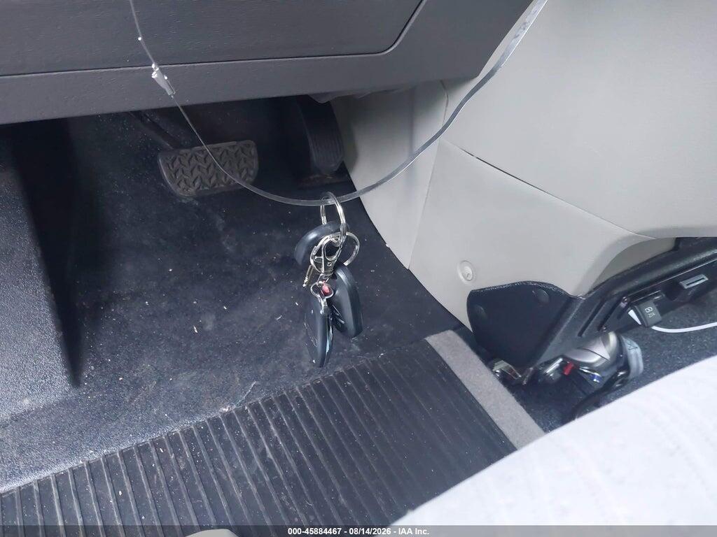 5TDKZ3DC6JS960197 2018 TOYOTA SIENNA photo no. 11