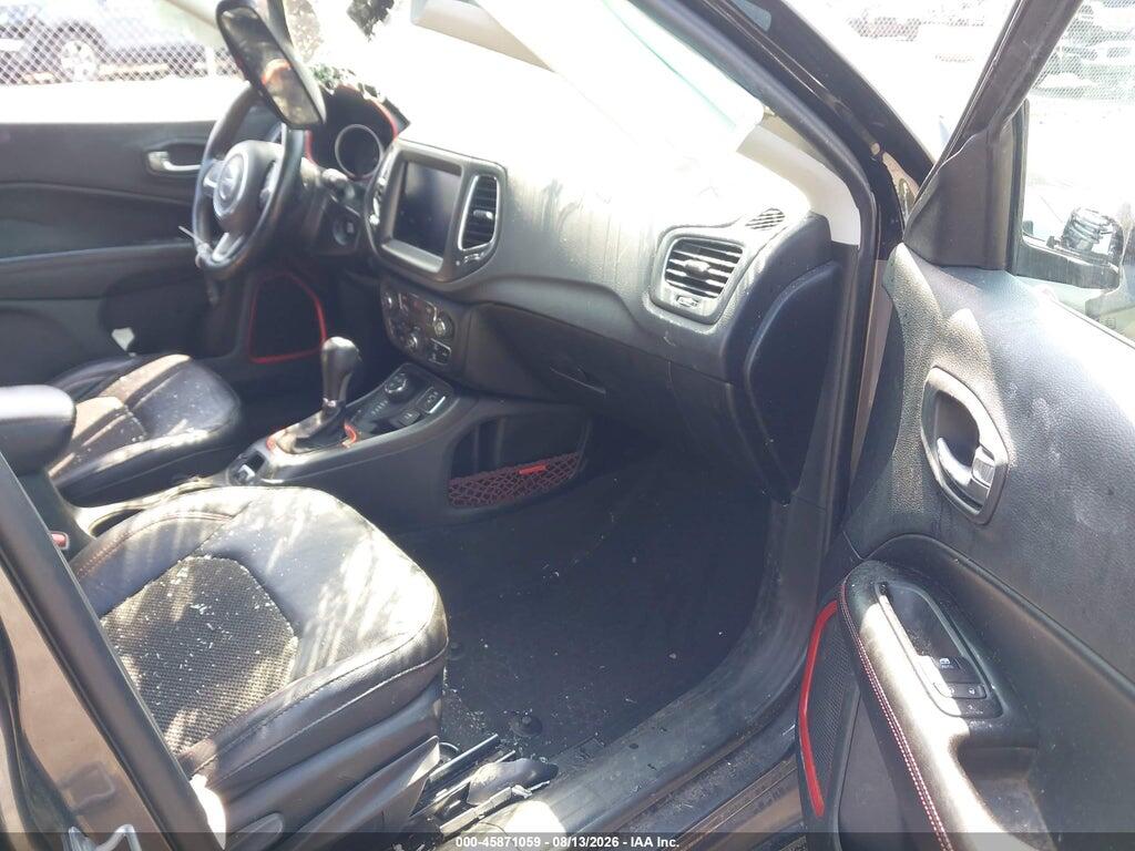 3C4NJDDB4KT619454 2019 JEEP COMPASS photo no. 5