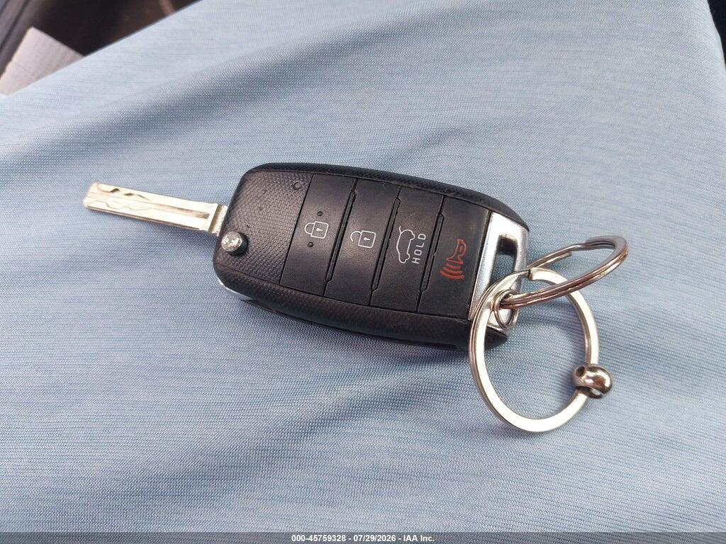 KNDJN2A25F7220364 2015 KIA SOUL photo no. 11