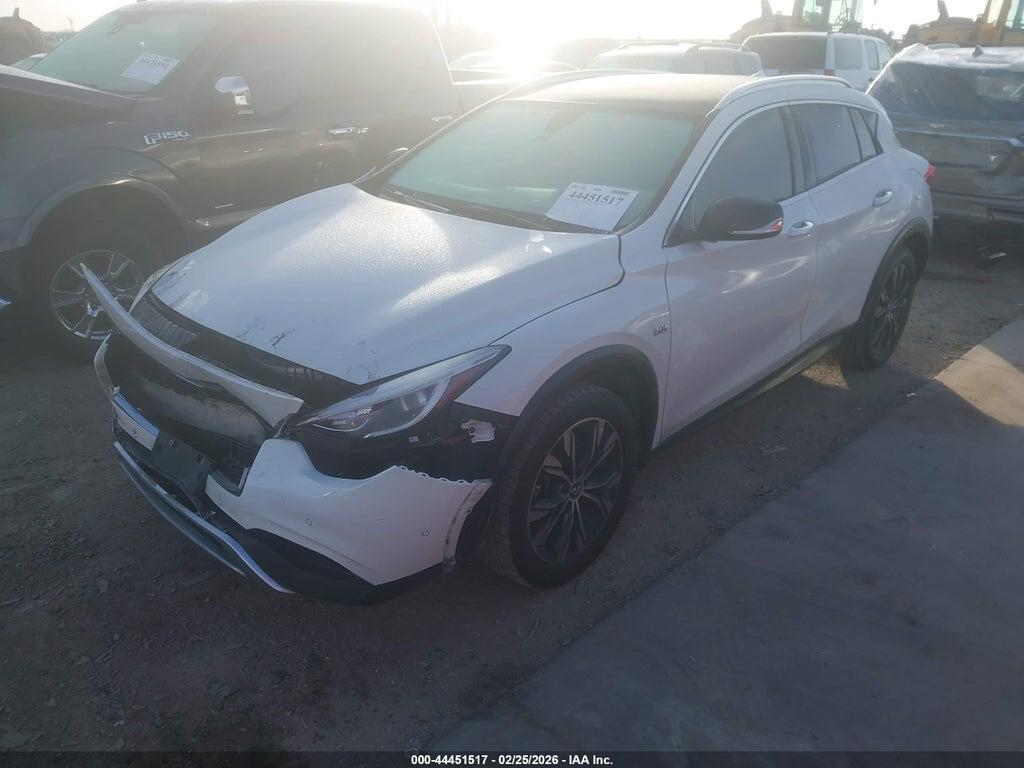 SJKCH5CRXHA034219 2017 INFINITI QX30 photo no. 2