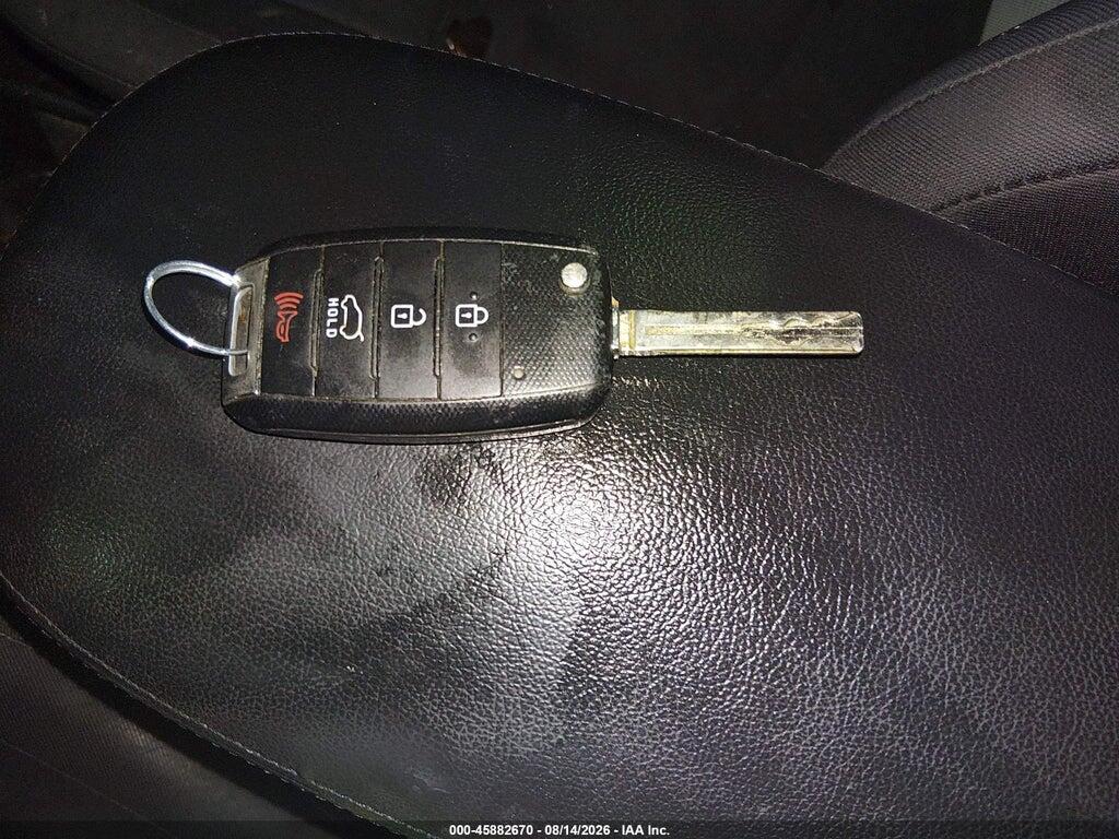 KNDJN2A2XG7348729 2016 KIA SOUL photo no. 11