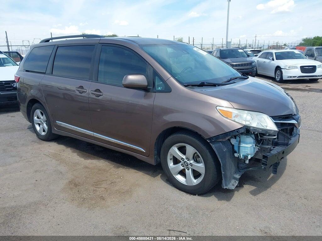 5TDKZ3DC3JS933295 2018 TOYOTA SIENNA photo no. 1