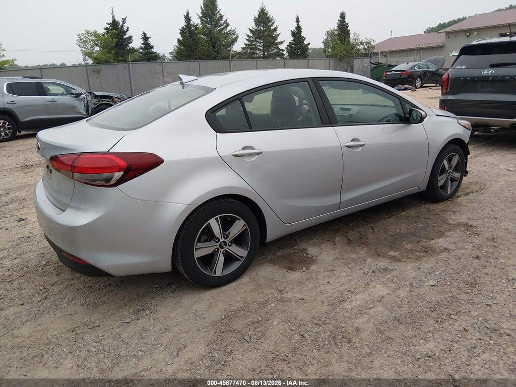 3KPFL4A77JE179036 2018 KIA FORTE photo no. 4