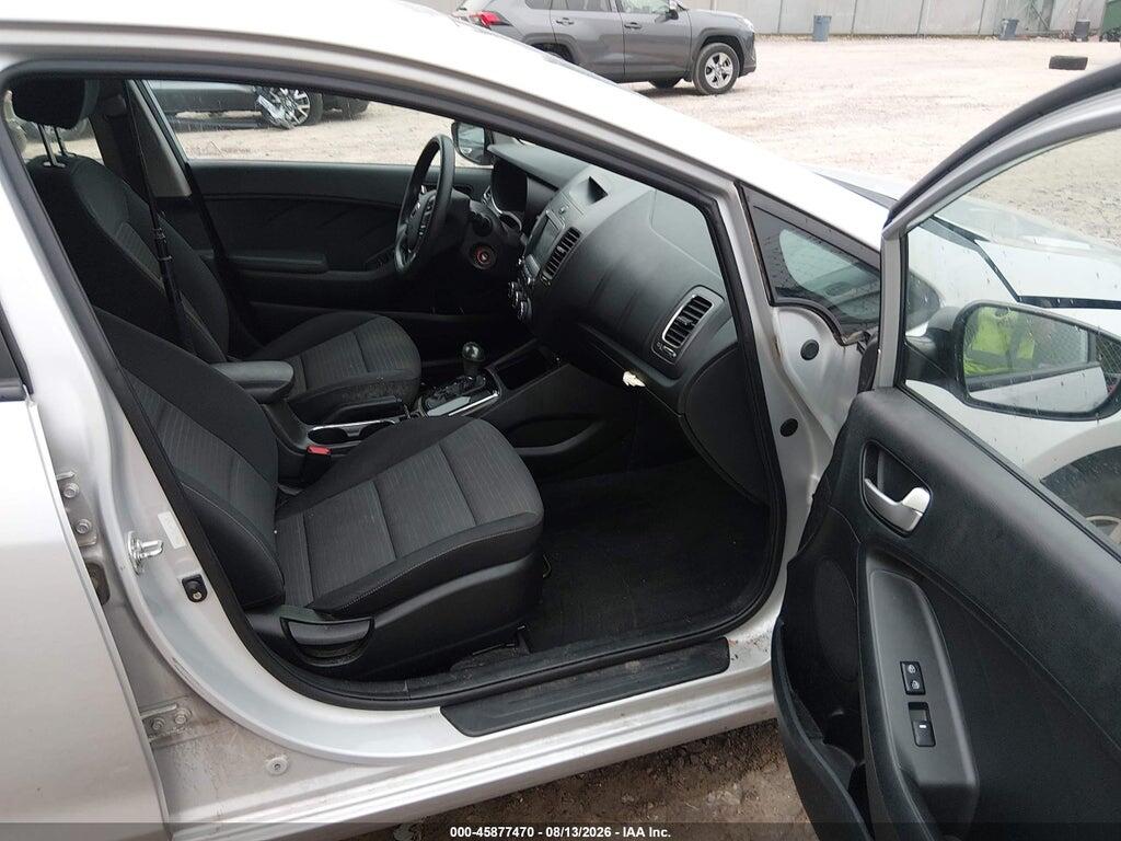3KPFL4A77JE179036 2018 KIA FORTE photo no. 5
