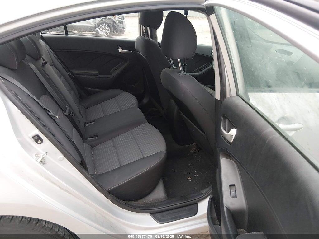 3KPFL4A77JE179036 2018 KIA FORTE photo no. 8