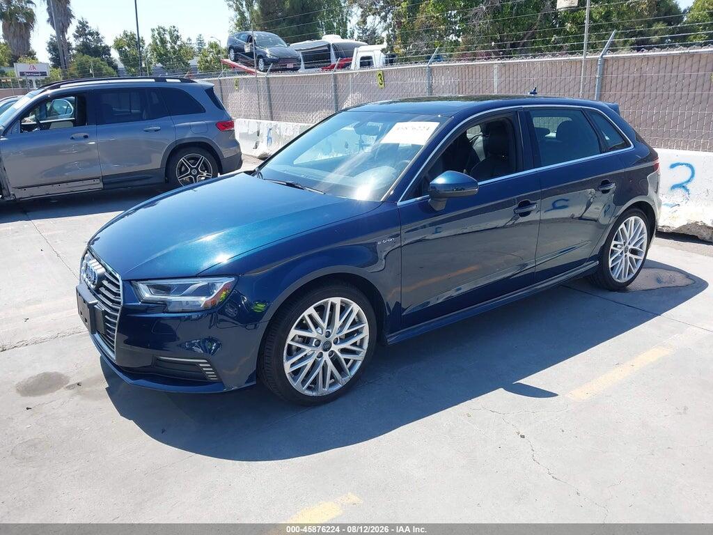 WAUTPBFF0JA059798 2018 AUDI A3 E-TRON photo no. 2
