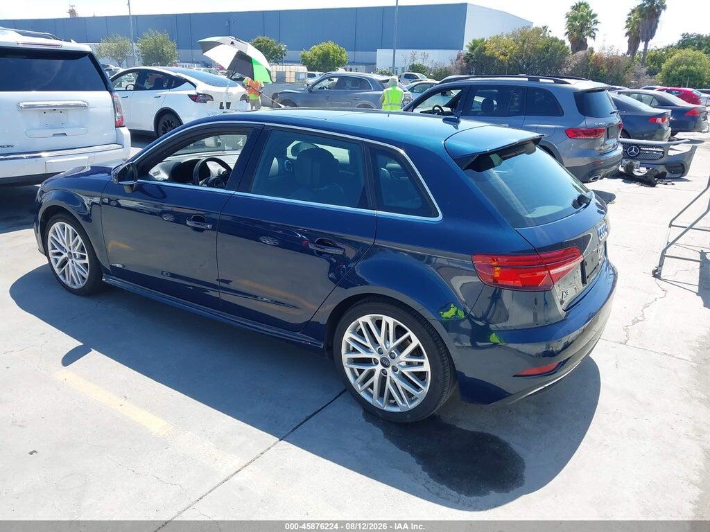 WAUTPBFF0JA059798 2018 AUDI A3 E-TRON photo no. 3
