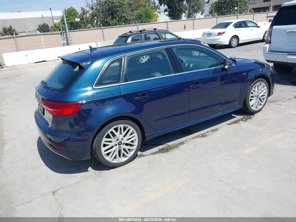 WAUTPBFF0JA059798 2018 AUDI A3 E-TRON photo no. 4