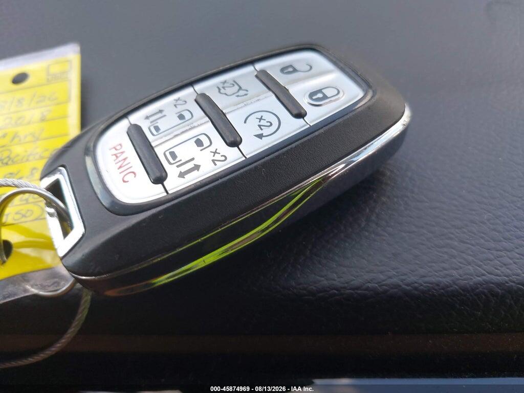 2C4RC1FG7JR108681 2018 CHRYSLER PACIFICA photo no. 11