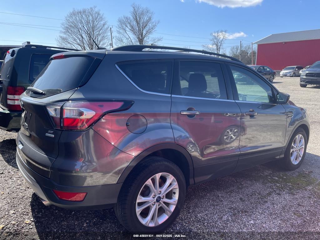 1FMCU0GD7HUC08158 2017 FORD ESCAPE photo no. 4