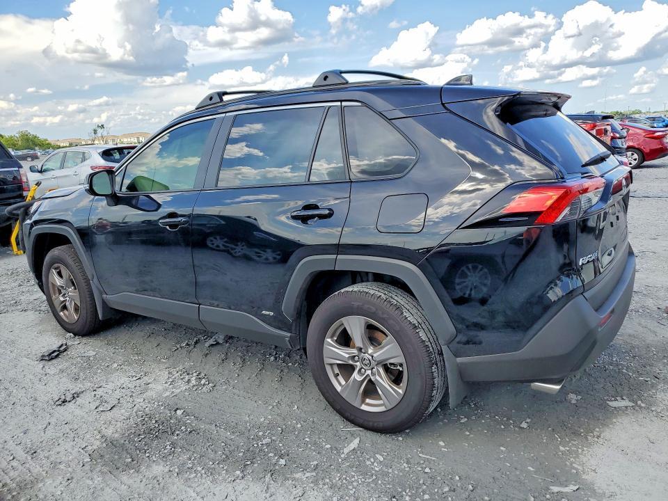 2025 TOYOTA RAV4 HYBRID XLE — Фото 2 из 13