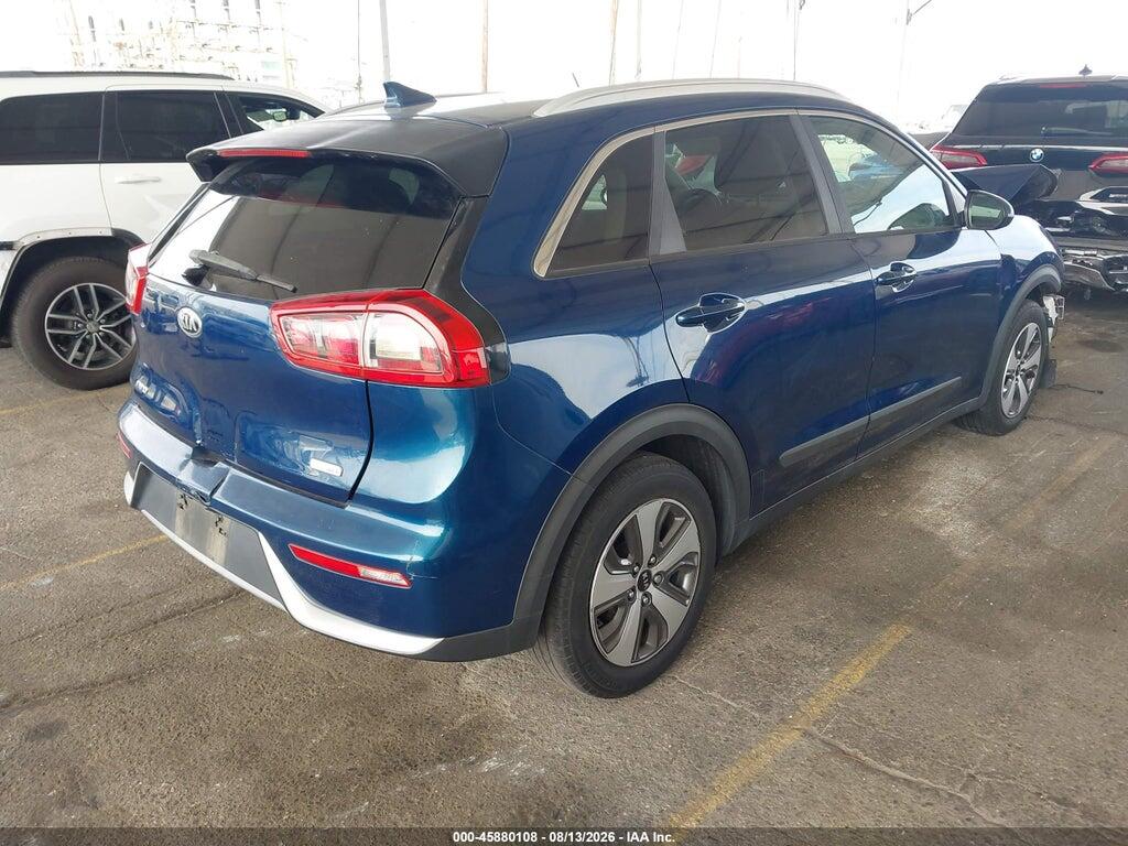 KNDCB3LCXH5101477 2017 KIA NIRO photo no. 4