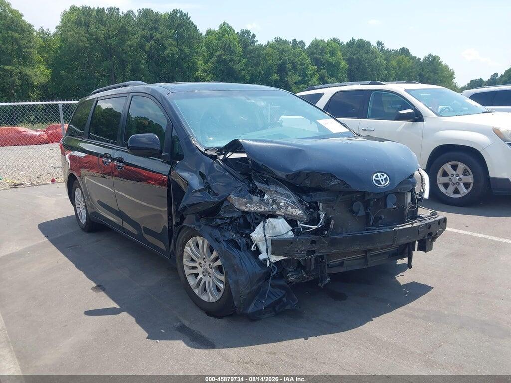 5TDYZ3DC9HS864049 2017 TOYOTA SIENNA photo no. 1