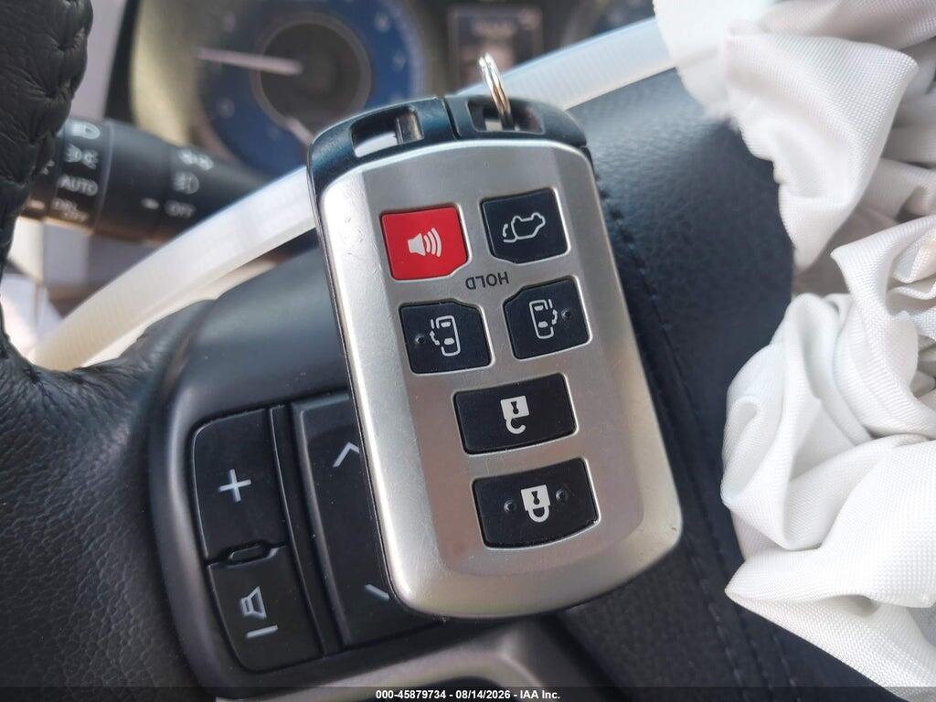 5TDYZ3DC9HS864049 2017 TOYOTA SIENNA photo no. 11