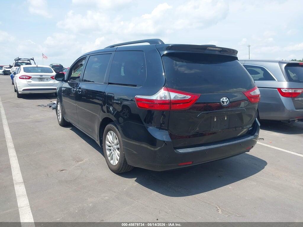5TDYZ3DC9HS864049 2017 TOYOTA SIENNA photo no. 3