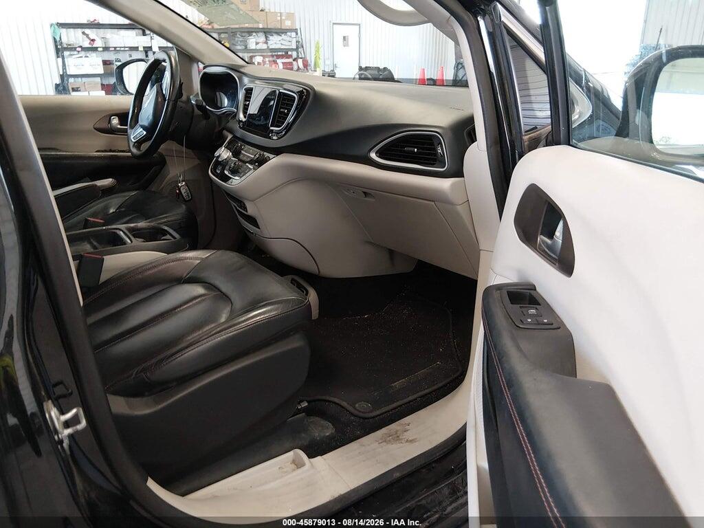 2C4RC1BG6HR816131 2017 CHRYSLER PACIFICA photo no. 5