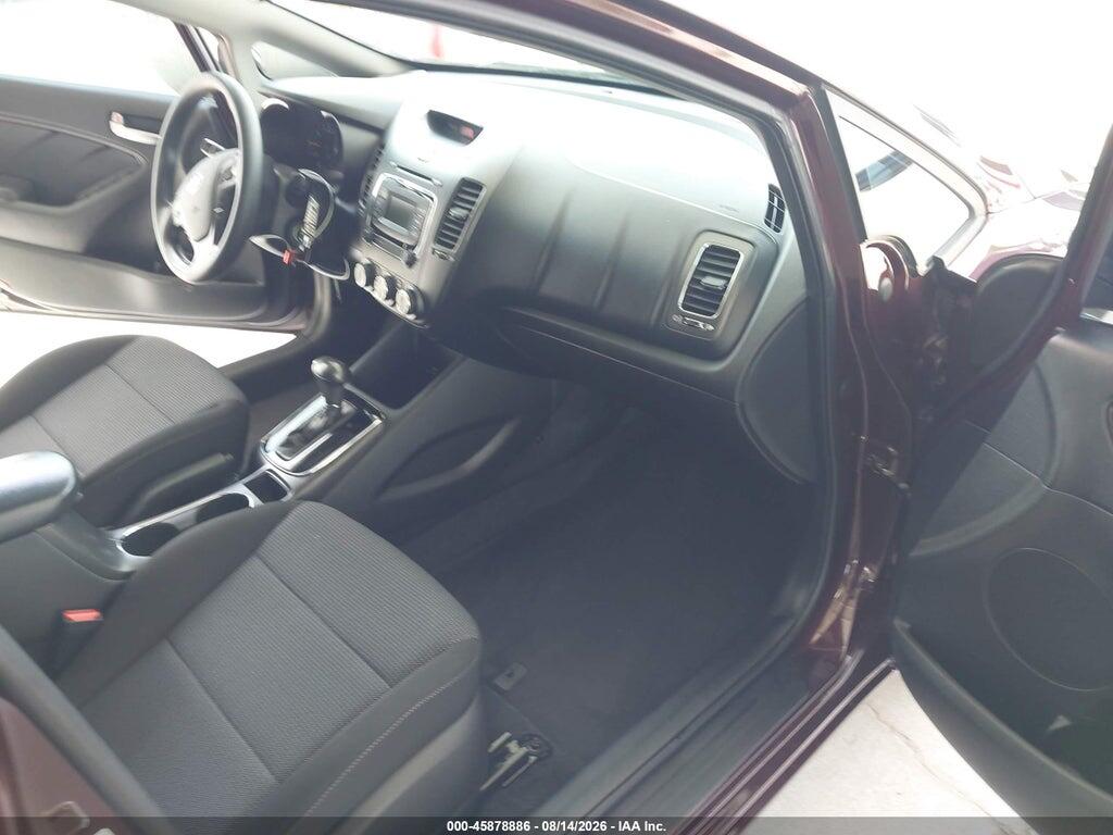 3KPFK4A70HE147932 2017 KIA FORTE photo no. 5