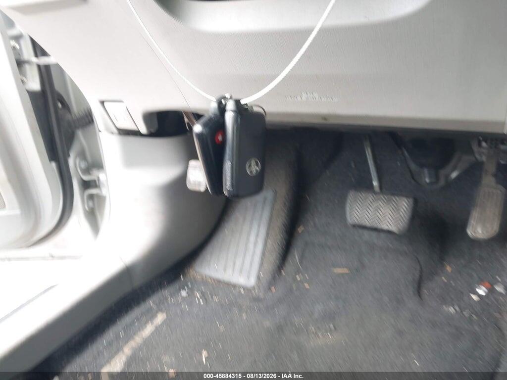 JTDZN3EU0FJ021116 2015 TOYOTA PRIUS V photo no. 11