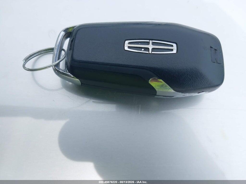 5LMCJ2C90GUJ28038 2016 LINCOLN MKC photo no. 11