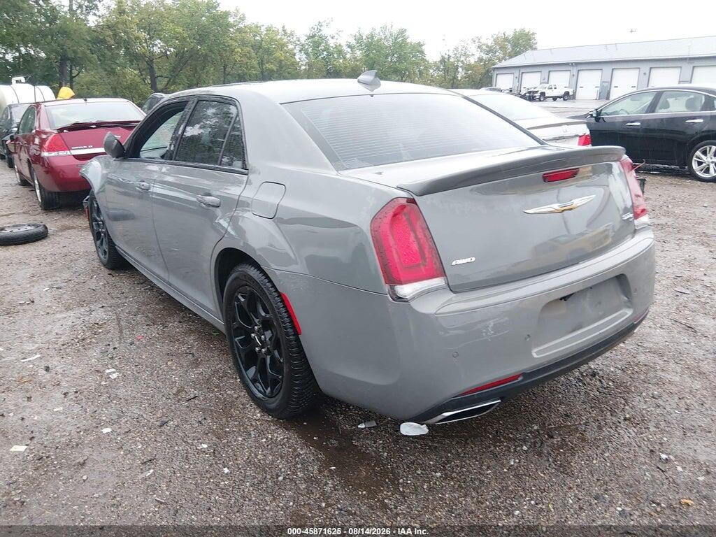 2C3CCAGG6JH223142 2018 CHRYSLER 300 photo no. 3