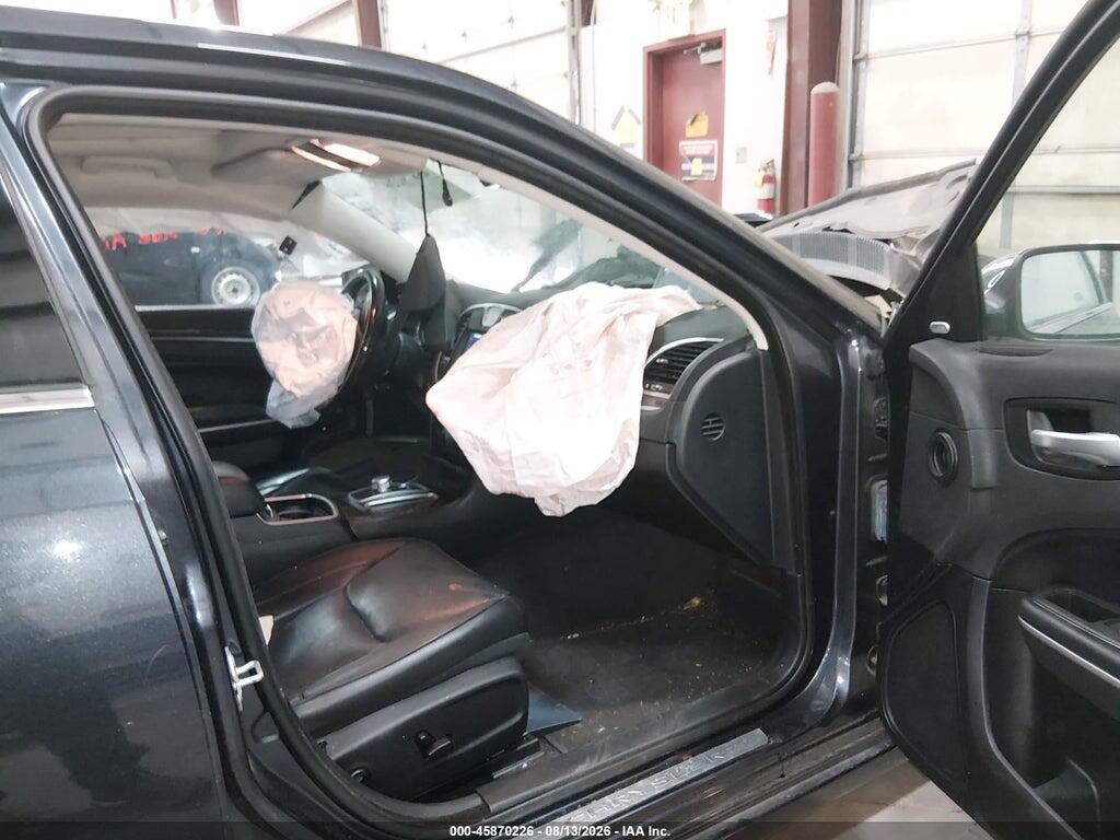 2C3CCAEG8JH324461 2018 CHRYSLER 300 photo no. 5