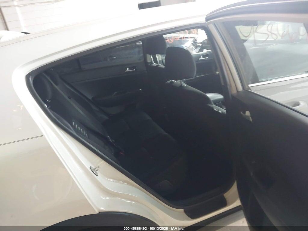 KNDPMCAC9J7450865 2018 KIA SPORTAGE photo no. 8