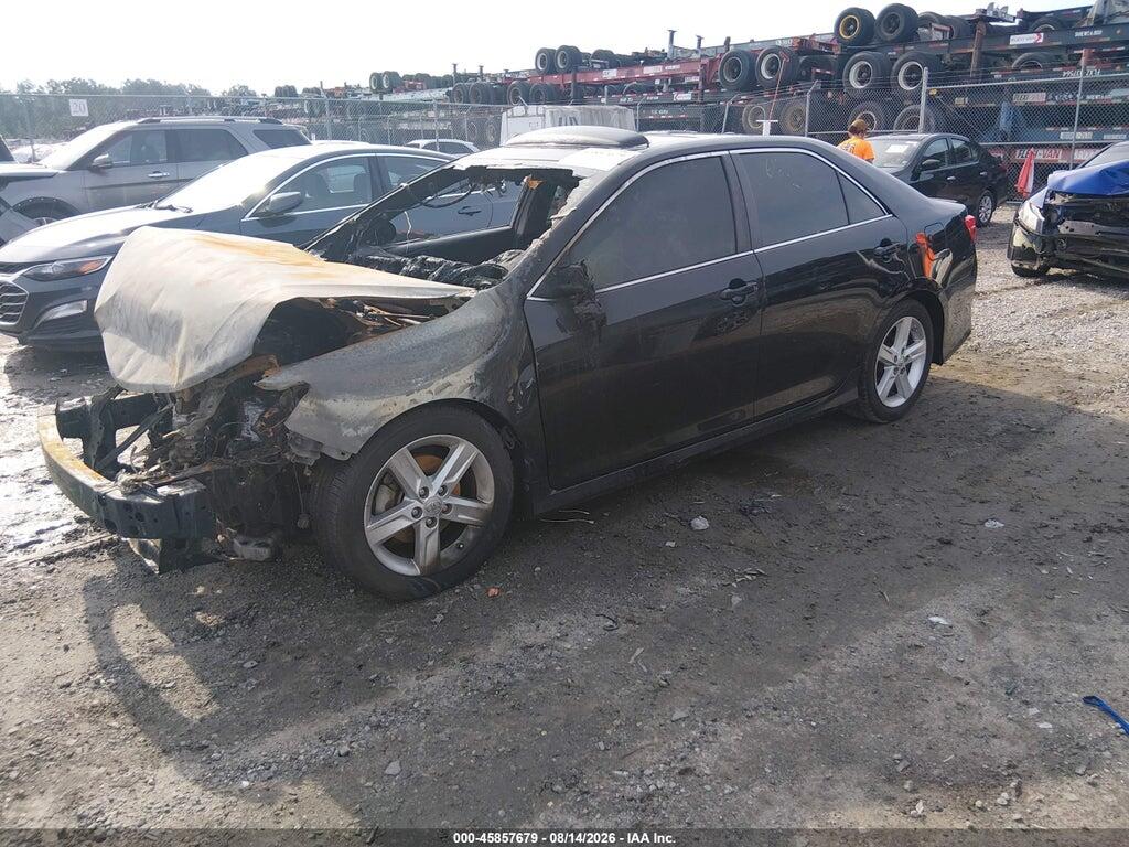 4T1BF1FK1EU397106 2014 TOYOTA CAMRY photo no. 2