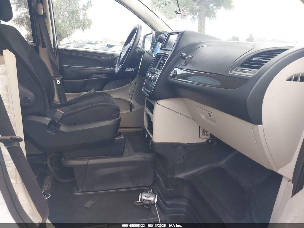 2C7WDGBG0JR303730 2018 DODGE GRAND CARAVAN photo no. 5
