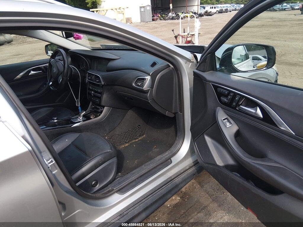 SJKCH5CR6JA057521 2018 INFINITI QX30 photo no. 5