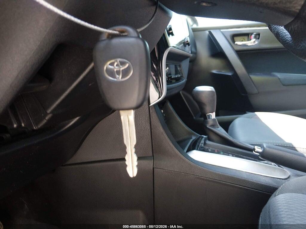 5YFBURHE2JP759290 2018 TOYOTA COROLLA photo no. 11