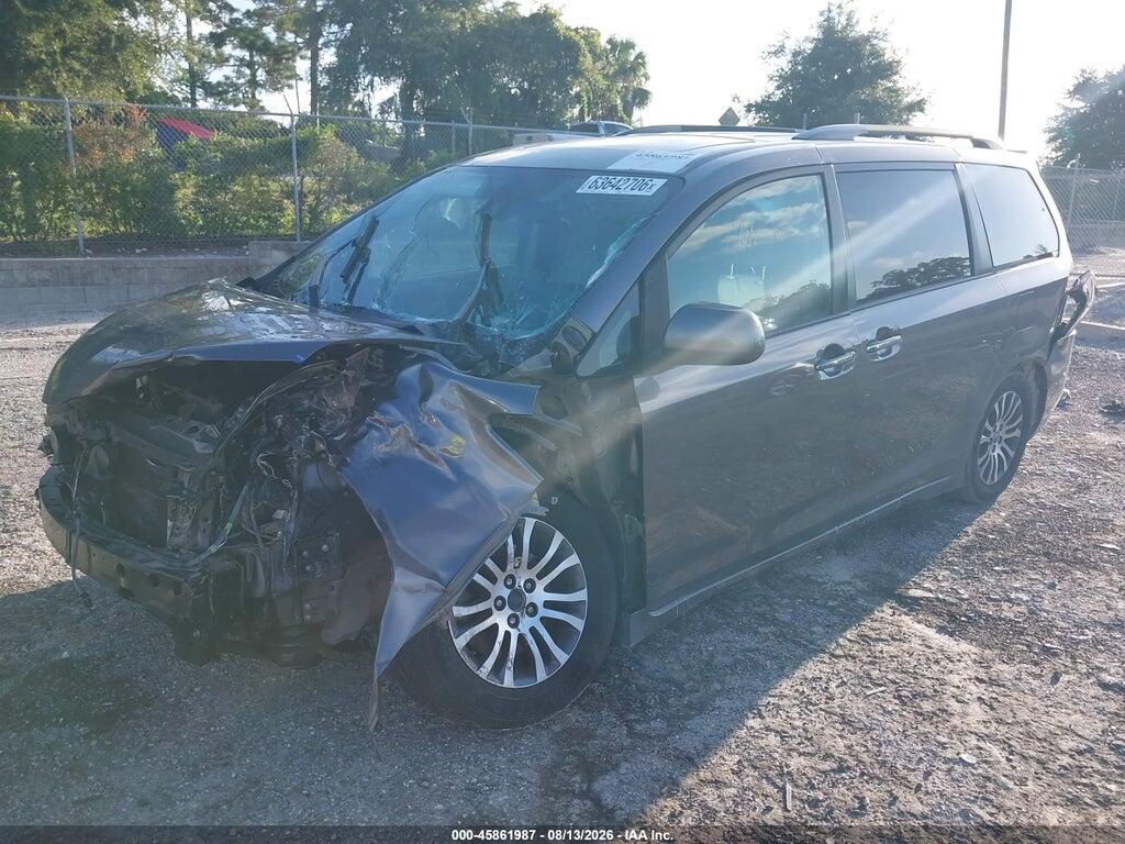 5TDYZ3DC4JS942498 2018 TOYOTA SIENNA photo no. 2