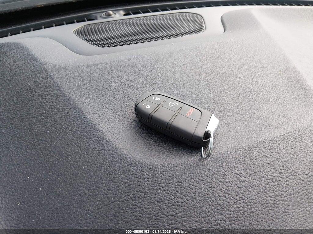 3C4NJDBB6JT315933 2018 JEEP COMPASS photo no. 11