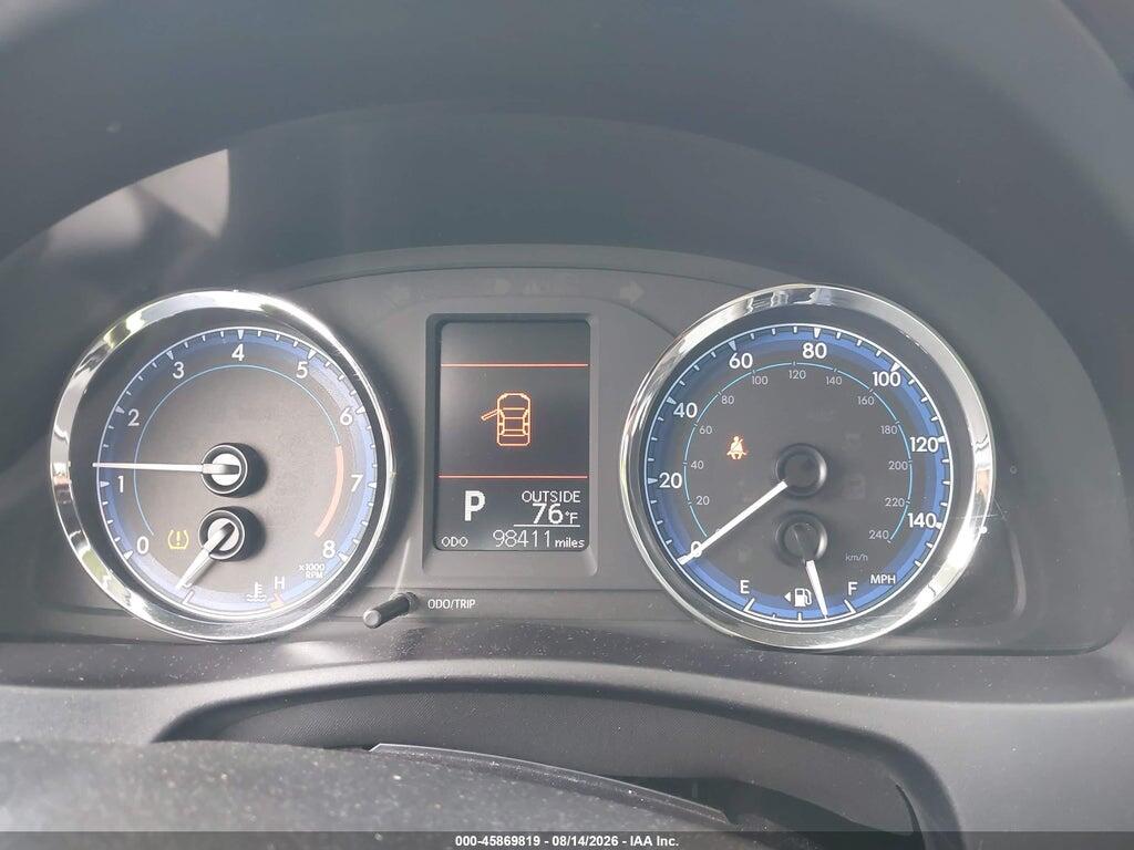 5YFBURHE5HP647920 2017 TOYOTA COROLLA photo no. 7