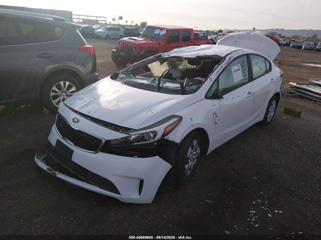 3KPFL4A7XHE011546 2017 KIA FORTE photo no. 2