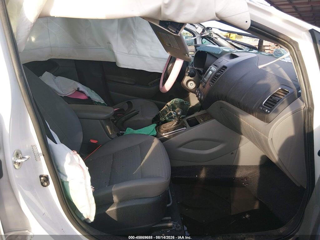 3KPFL4A7XHE011546 2017 KIA FORTE photo no. 5