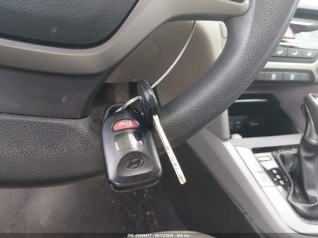 5NPD74LF8HH165796 2017 HYUNDAI ELANTRA photo no. 11